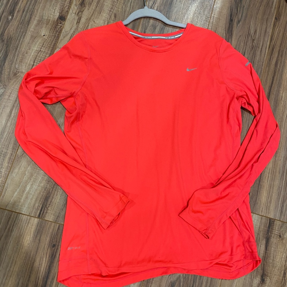 Nike dry fit long sleeve- hot pink